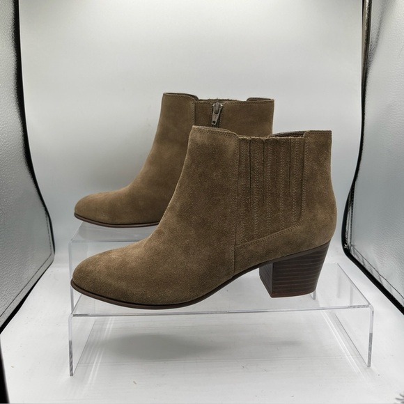 Clarks Women's Size 9.5 M Maypearl Tulsa Side Zip Olive Suede Ankle Boot Boho - Picture 2 of 10